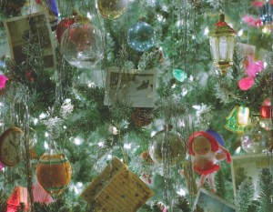 Vintage photos make gorgeous (free!) ornaments